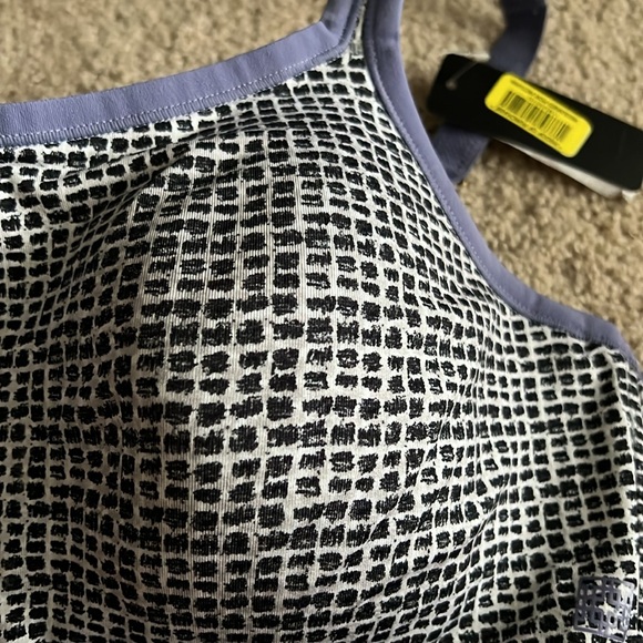 Natori Sports Bra - Picture 2 of 5